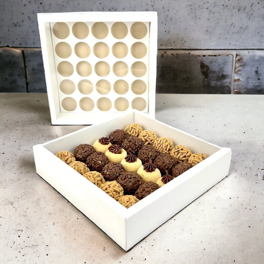 5 Caixas para 25 brigadeiros c/ tampa em PVC - sem impressão