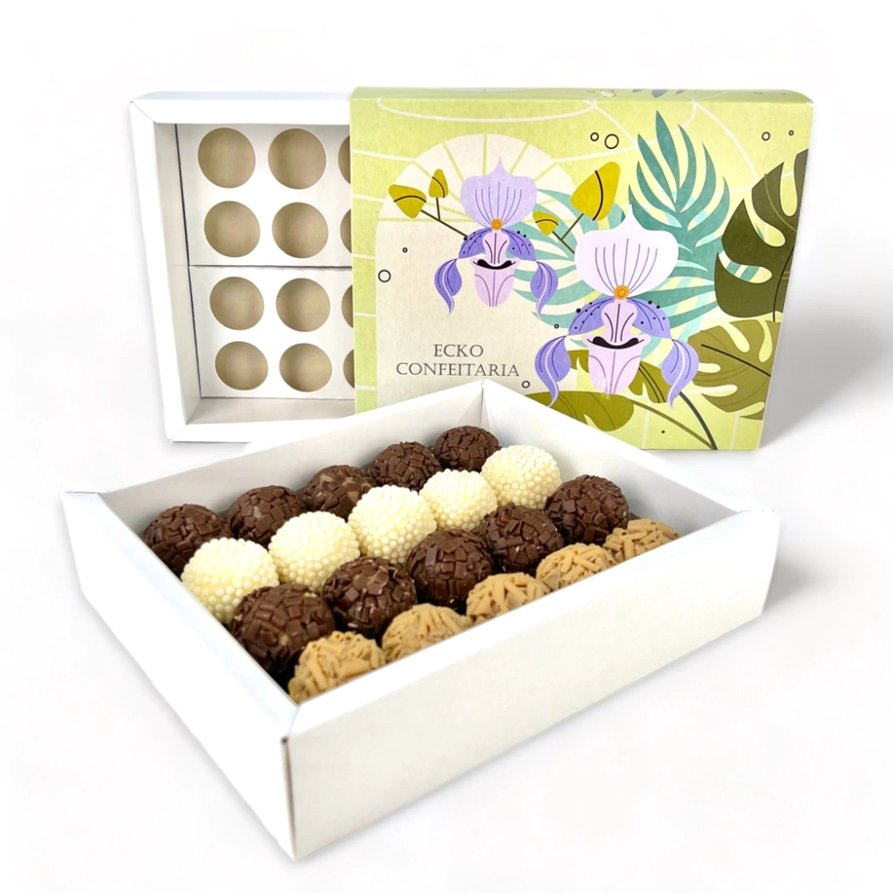 50 Caixas p/ 20 brigadeiros LUXO - PERSONALIZADA